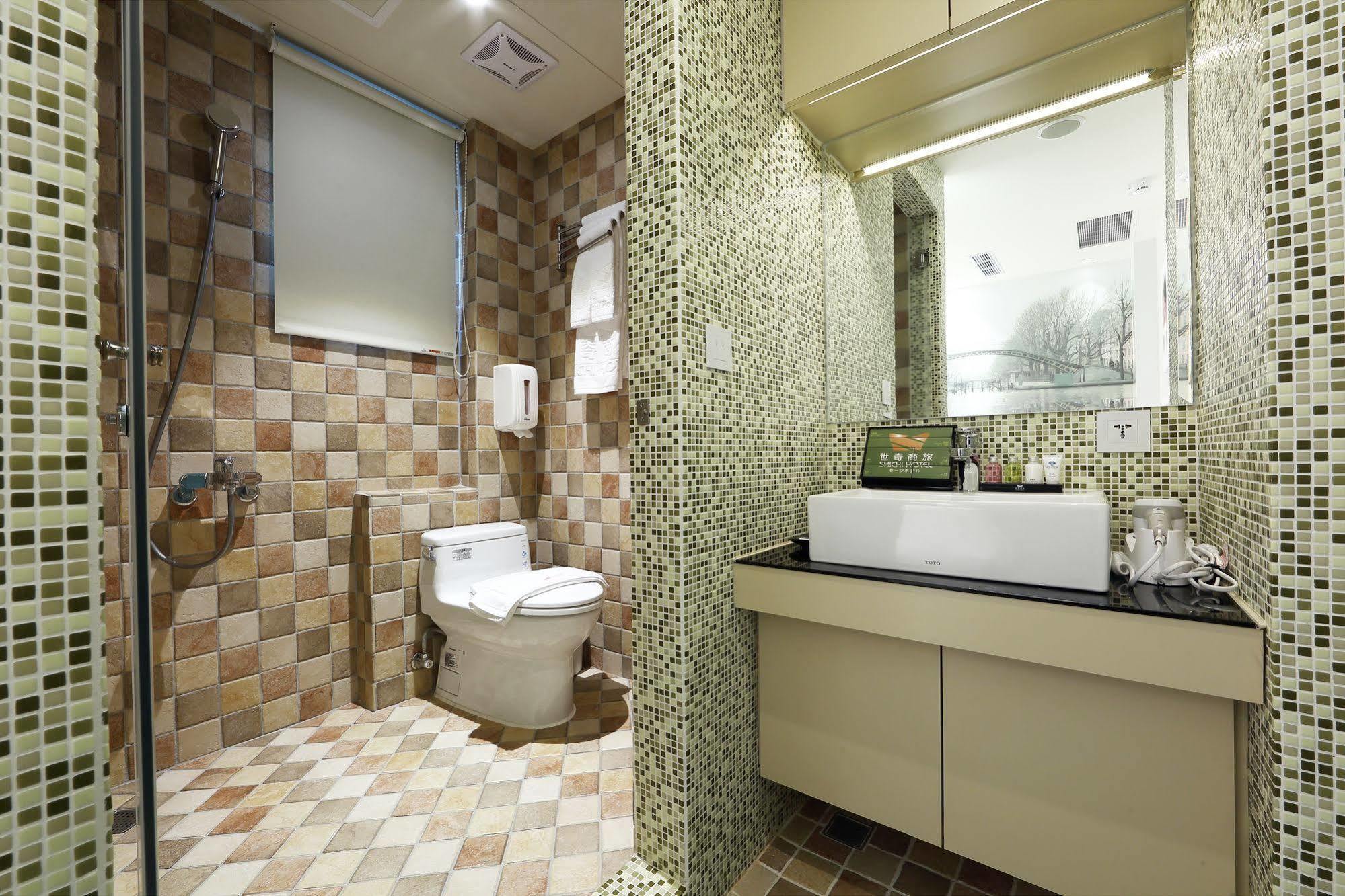 Shichi Hotel Kaohsiung Bagian luar foto