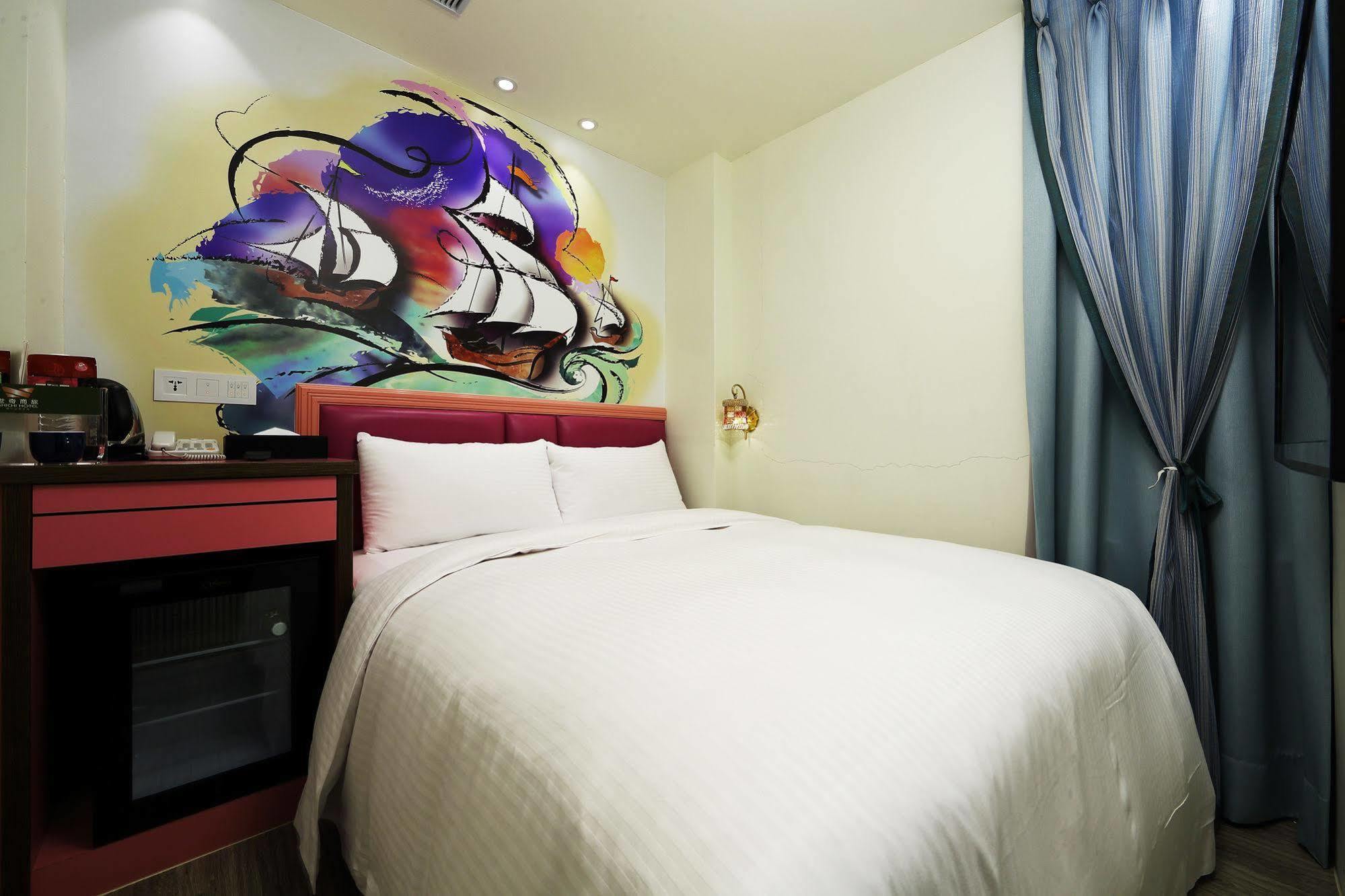Shichi Hotel Kaohsiung Bagian luar foto