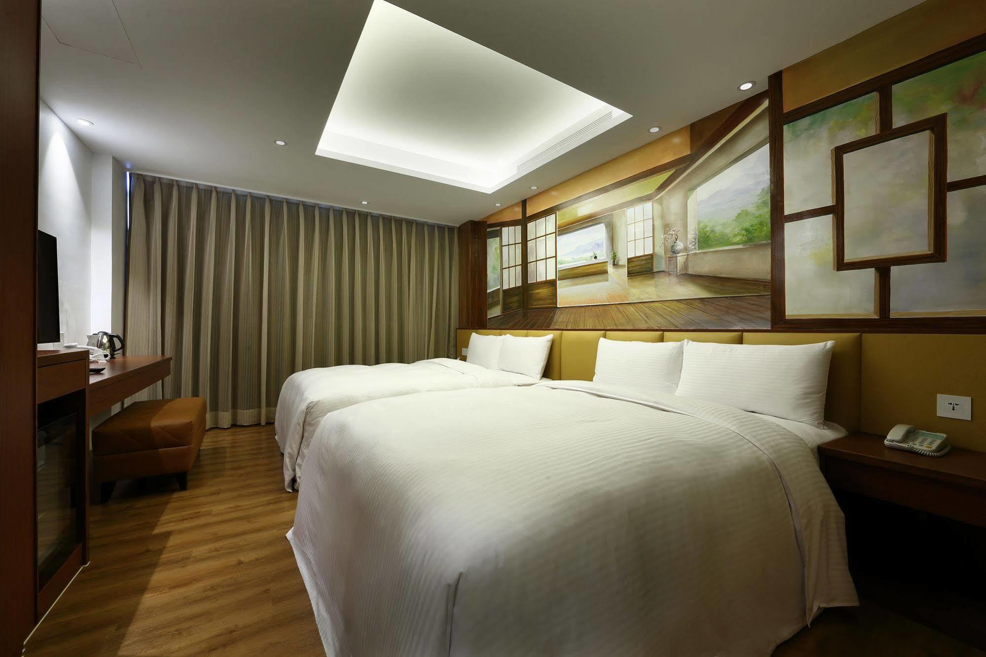 Shichi Hotel Kaohsiung Bagian luar foto