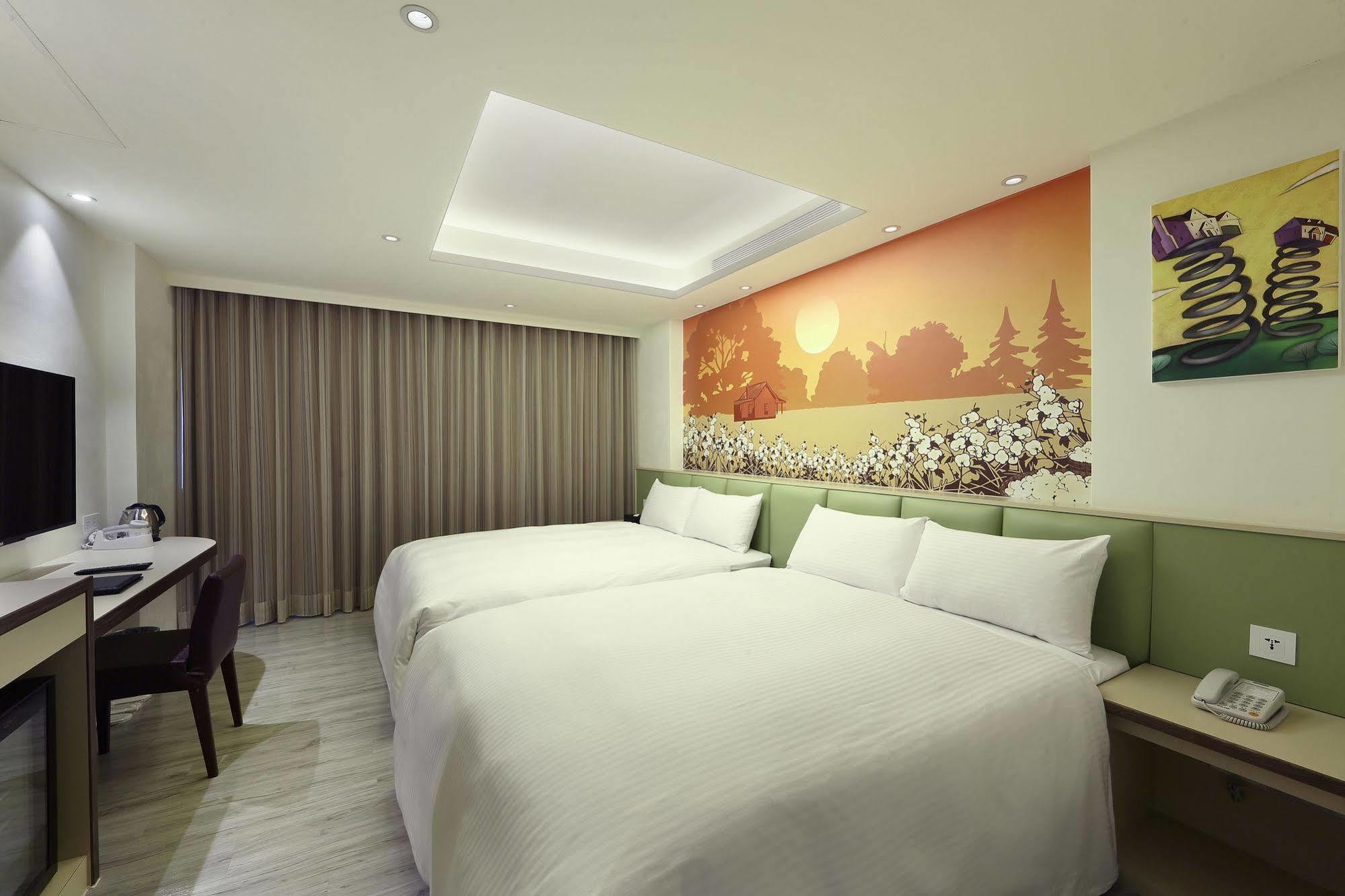 Shichi Hotel Kaohsiung Bagian luar foto