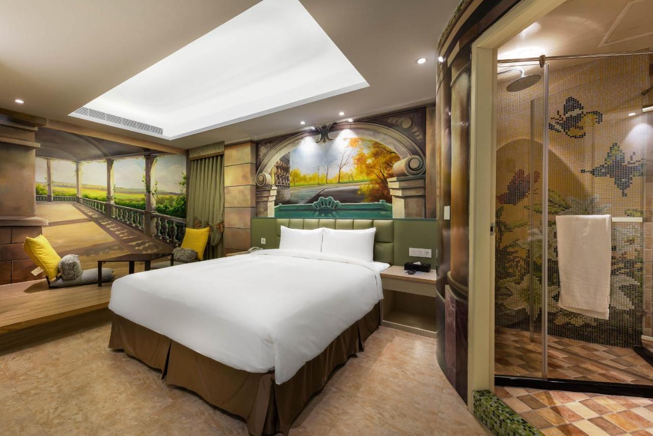 Shichi Hotel Kaohsiung Bagian luar foto