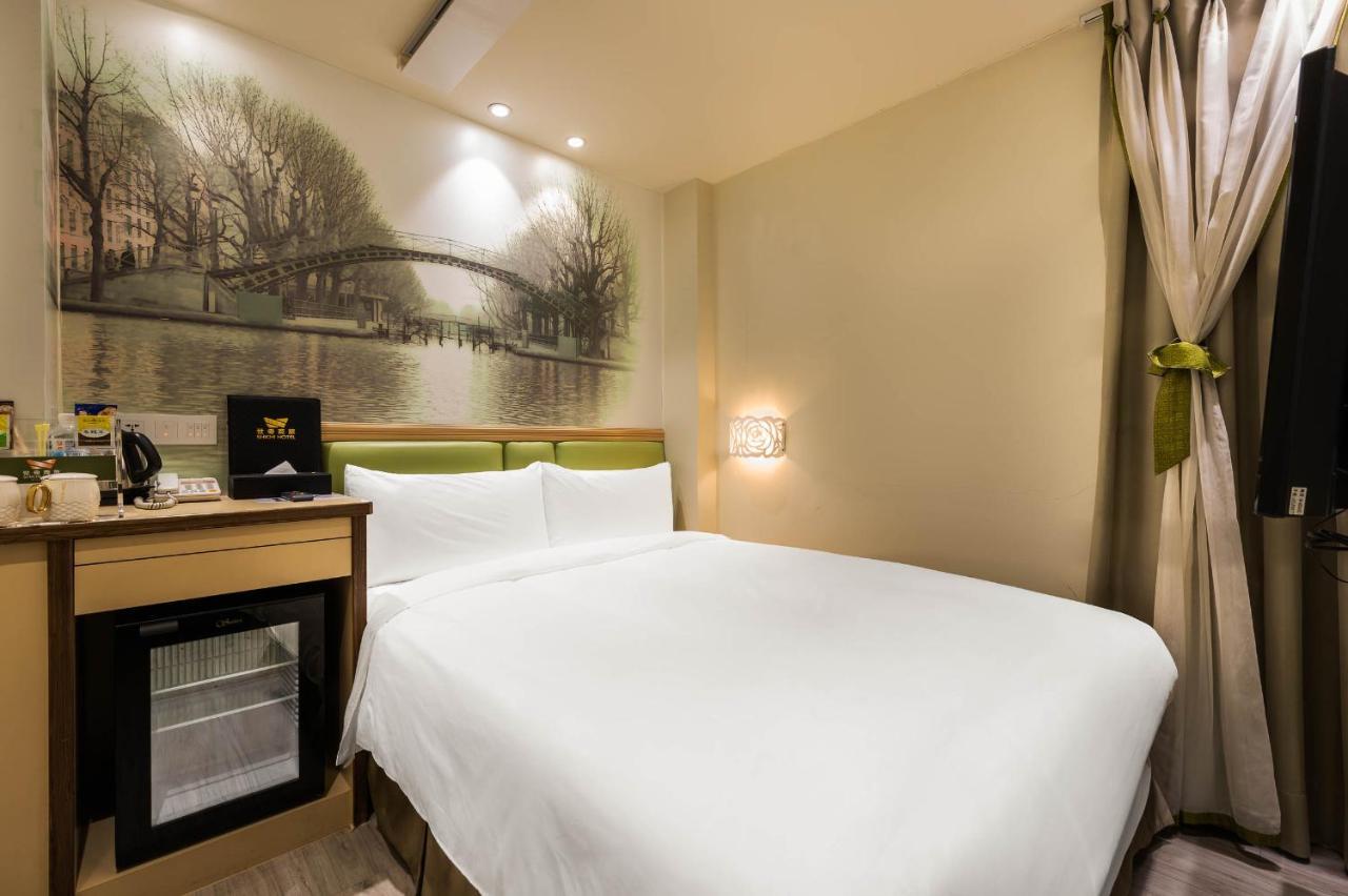 Shichi Hotel Kaohsiung Bagian luar foto