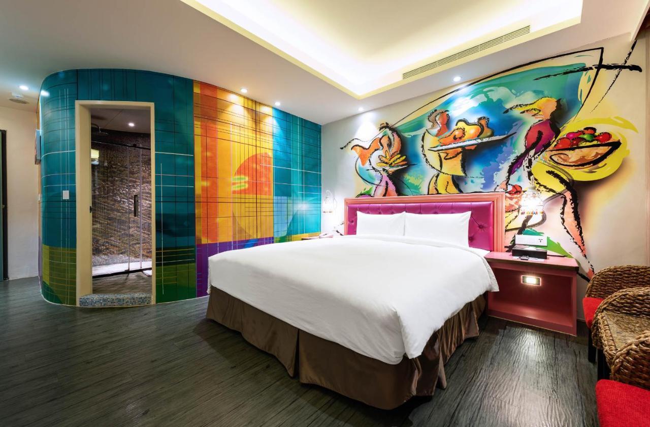 Shichi Hotel Kaohsiung Bagian luar foto